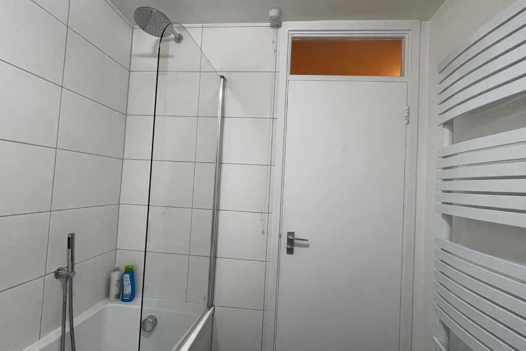 Cosy Flat For 4, Family Friendly, Private Parking, Close To Central London Exterior photo