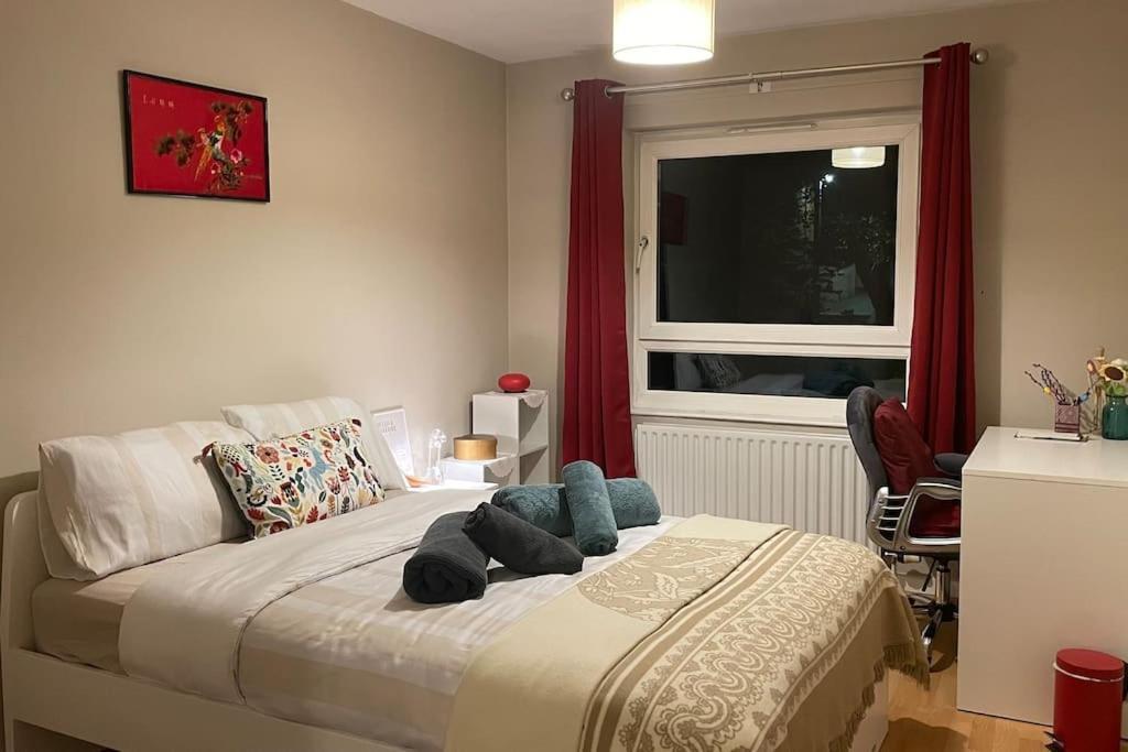 Cosy Flat For 4, Family Friendly, Private Parking, Close To Central London Exterior photo